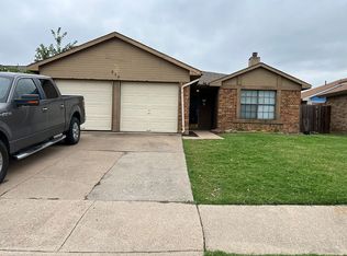 514 Valley Mills Dr, Arlington, TX 76018