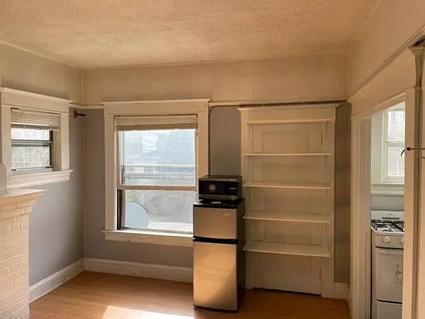 2155 NW Everett St — Photo 3