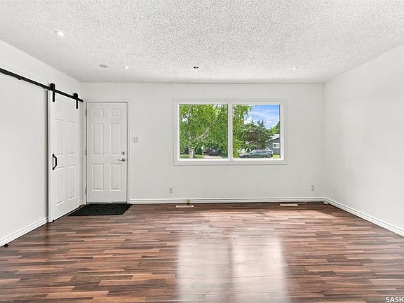 5th image of 1315 Wilson CRESCENT