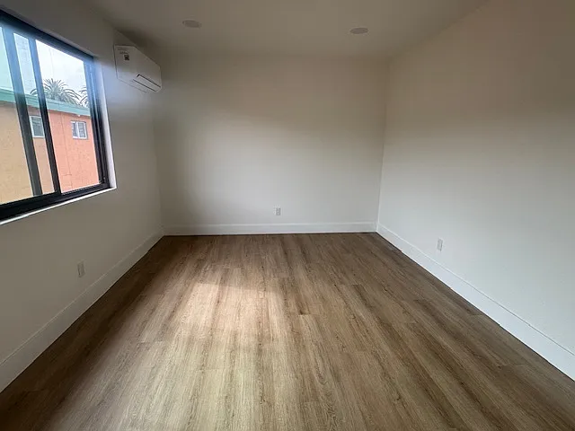 2668 Randolph St — Photo 16