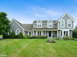 27099 W Kensington Ct, Lake Barrington, IL 60010