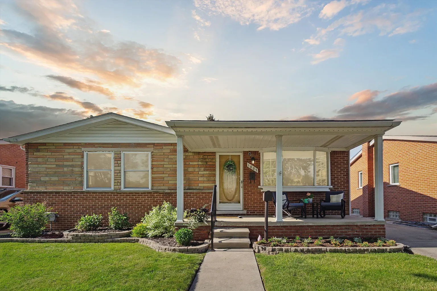 1807 Elliott Ave photo 1