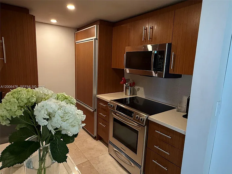 10275 Collins Ave #533 — Photo 41