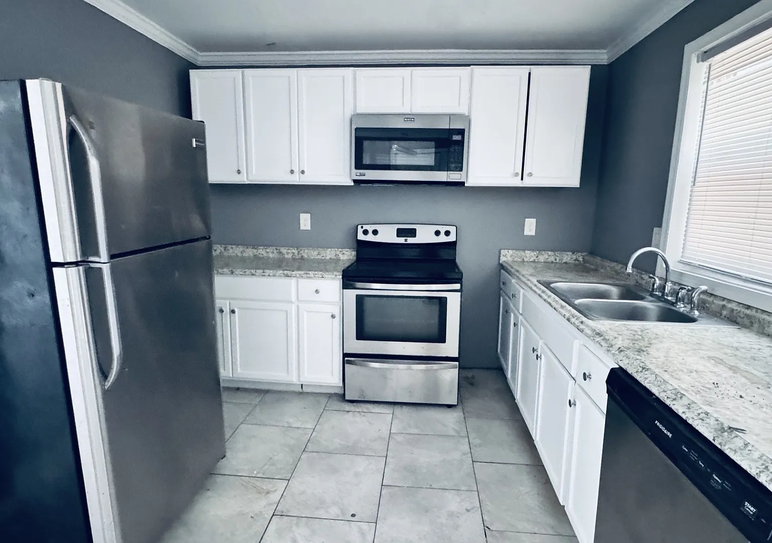 811 Garden Walk Boulevard - B — Photo 2