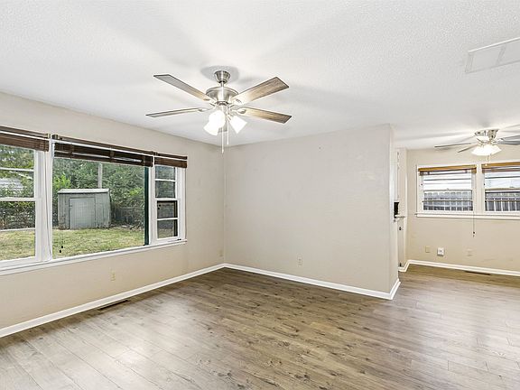 3rd image of 3431 S Glenn Ave