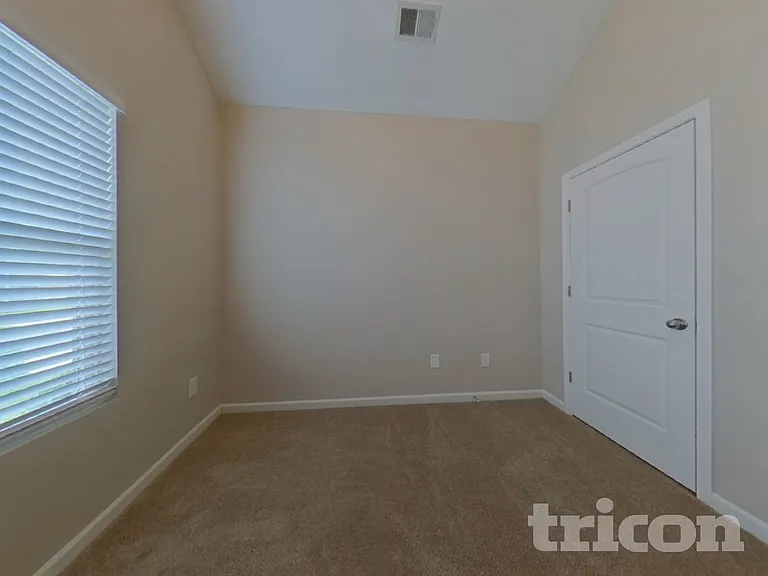 216 Stone Creek Ct — Photo 9