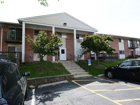 2nd image of 680 Marilyn Ave APT 202