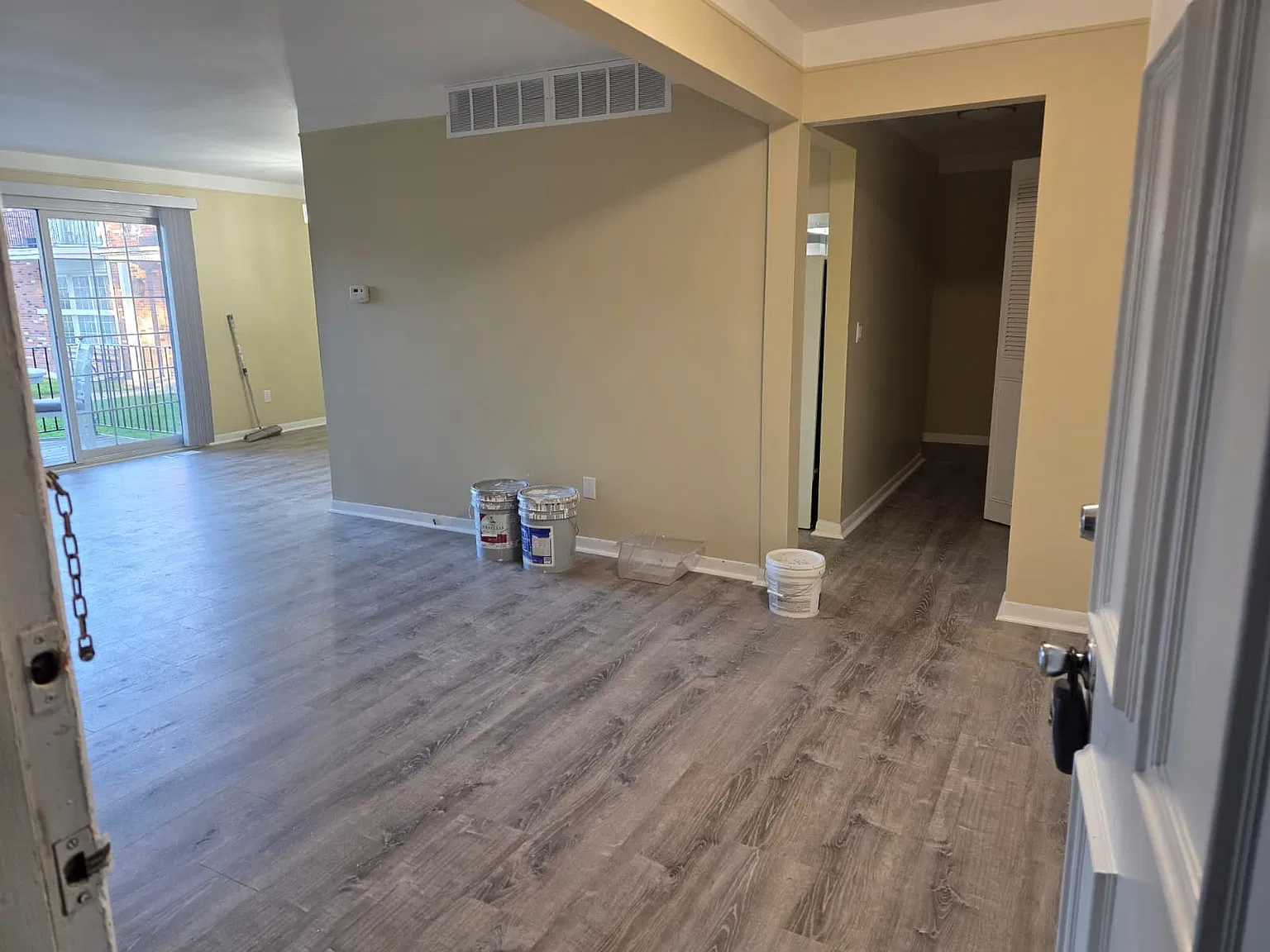 2 bed, 1055 sqft, $1,500 — Photo 1