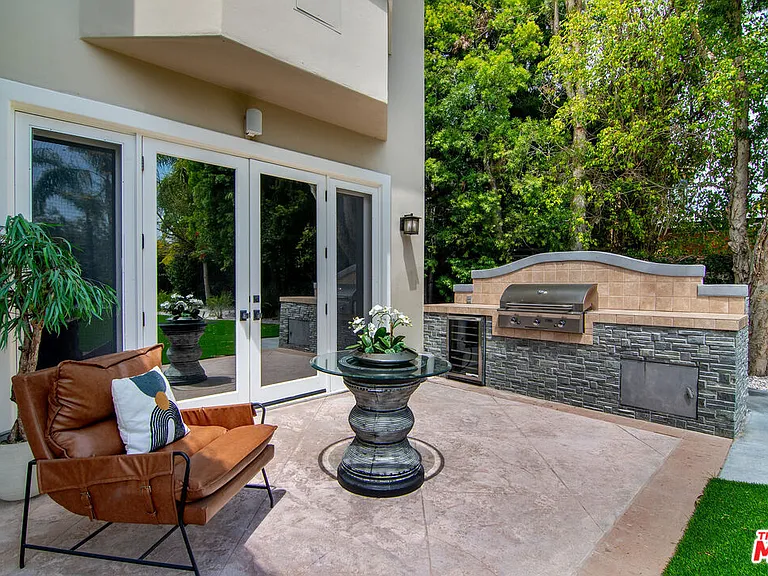 25522 Colette Way — Photo 32