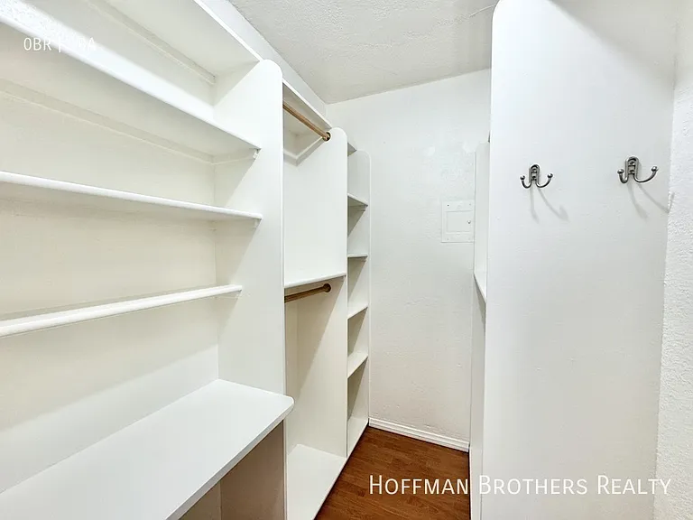 439 N Van Ness Ave #4 — Photo 5