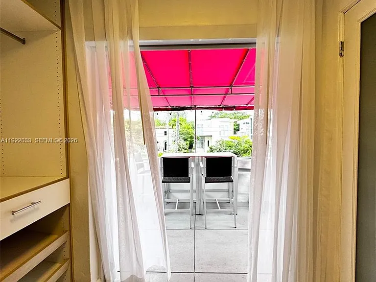 3470 Sheridan Ave — Photo 32