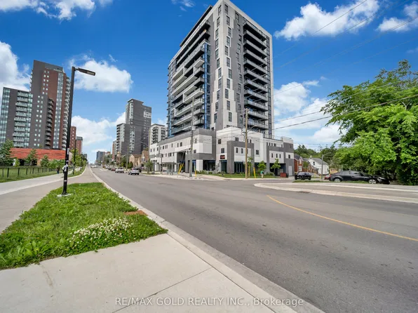 128 King St N #803, Waterloo, ON N2J 2X9