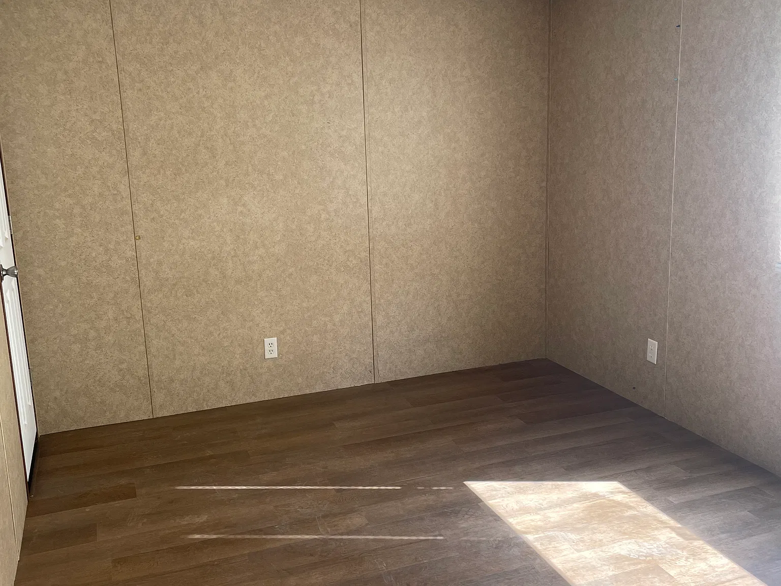 3 bed, 1280 sqft, $950 — Photo 3