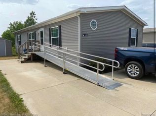 6309 Chadwick Ave, Fenton, MI 48430