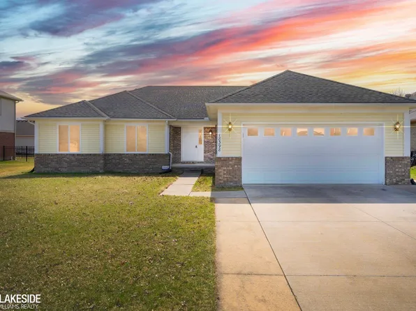 18398 Wingate Dr, Macomb, MI 48042