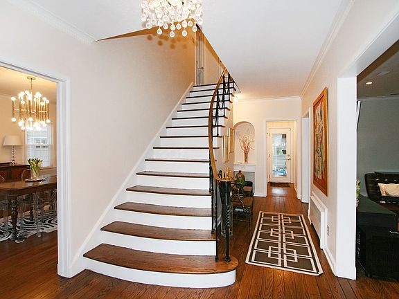 5th image of 13 Claremont Dr