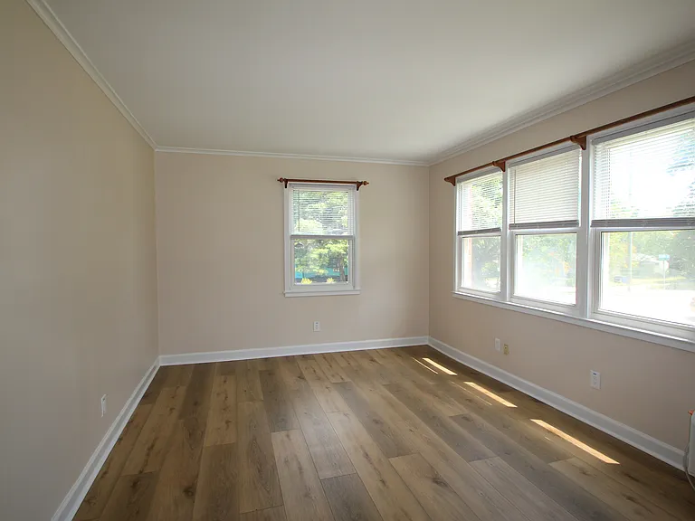 805 Daniels St #B — Photo 3