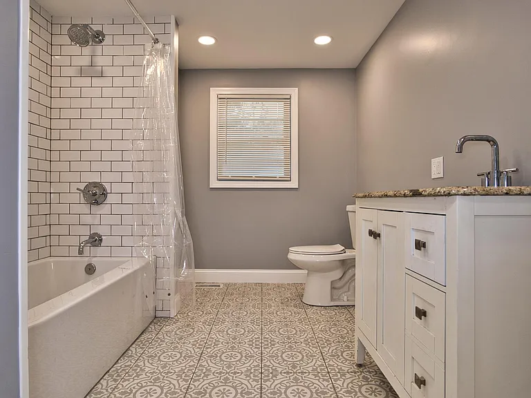 2753 Pleasant St #1 — Photo 23
