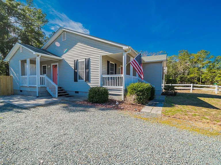 2805 W Oak Island Dr — Photo 2