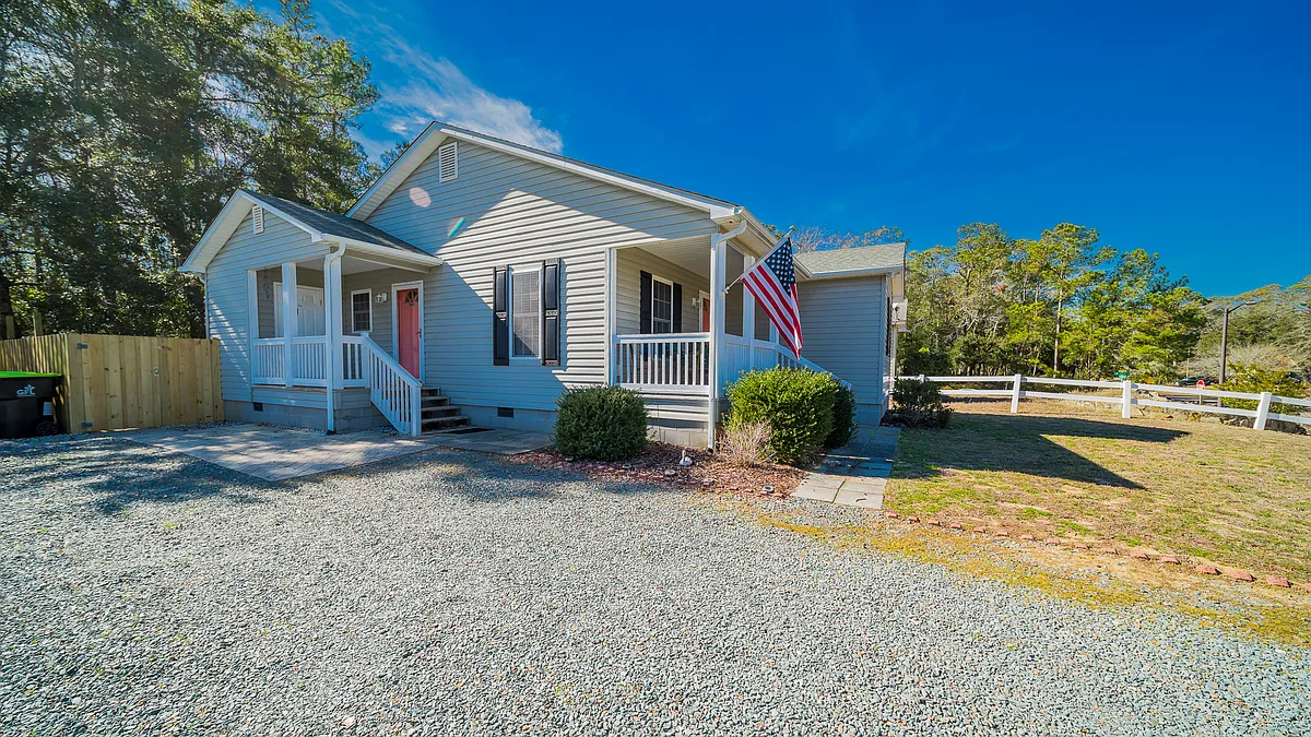 Building Photo - 2805 W Oak Island Dr