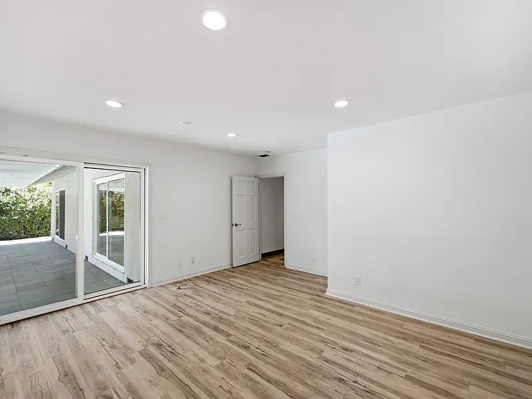 5919 Rolling Rd — Photo 17