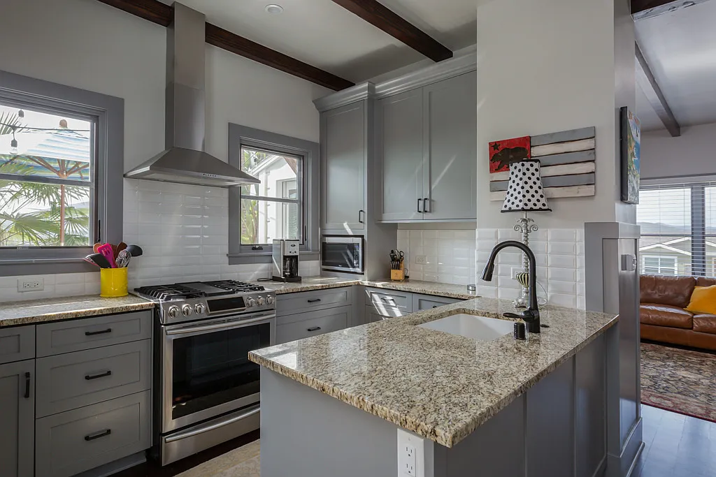 3 bed, 2.5 bath, 1464 sqft, $5,250 — Photo 3