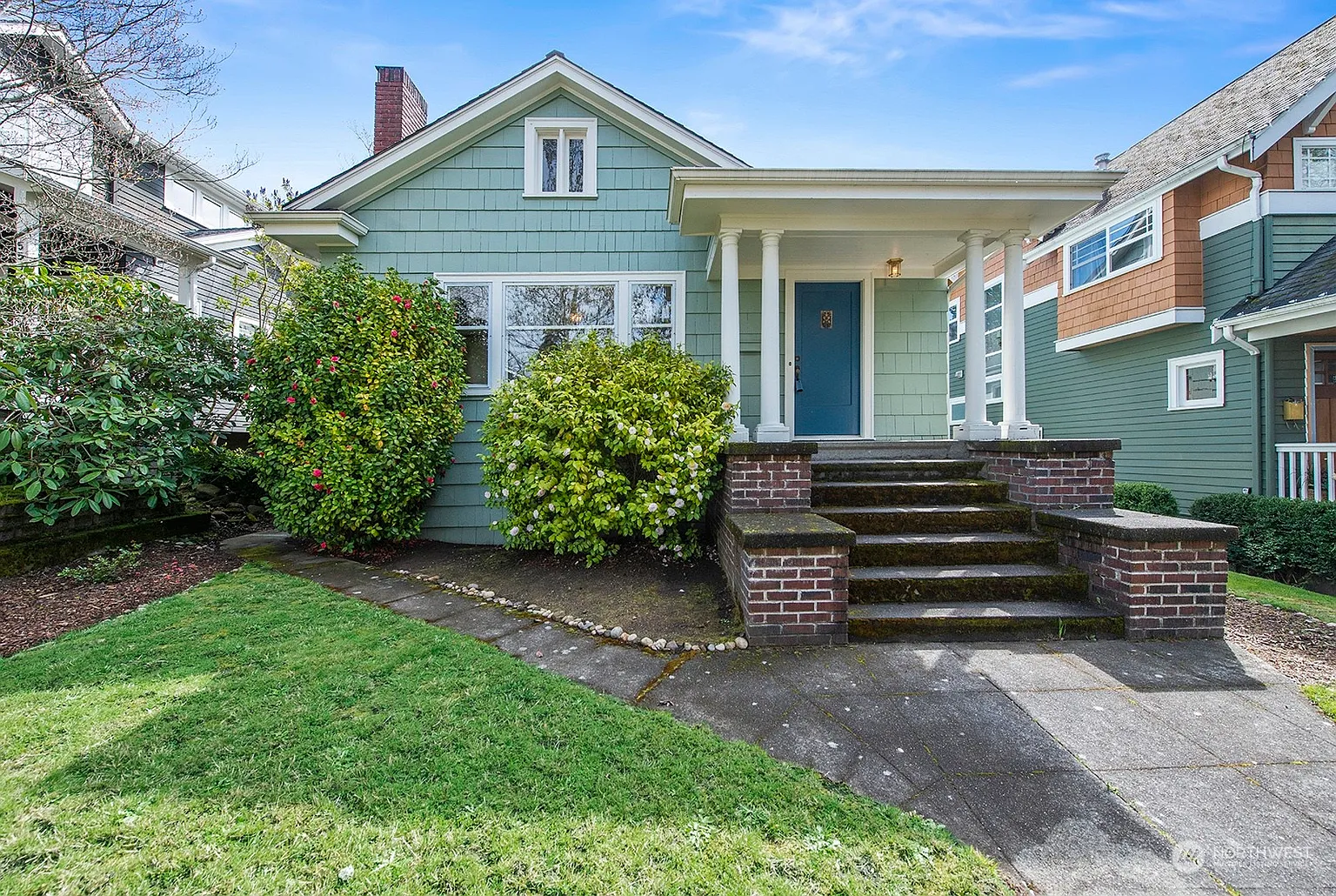 5528 33rd Avenue NE photo 1