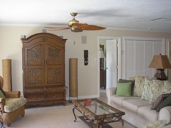 4th image of 1595 Yellowtail Dr