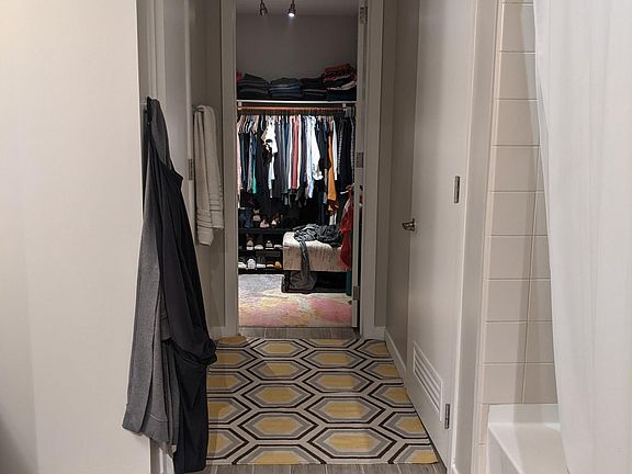 4th image of 353 Bonneville Ave #531