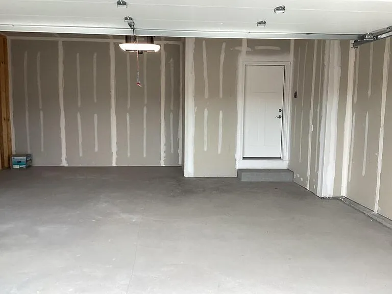 N161W21803 Daisy Dr — Photo 18