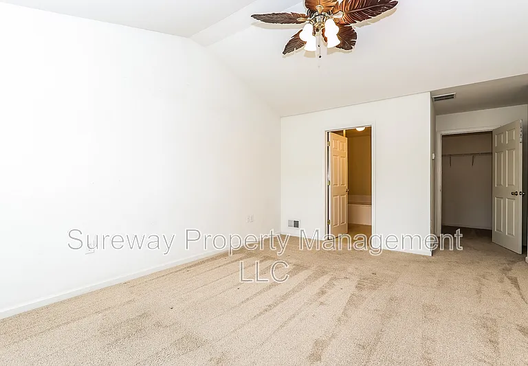 158 Chancellor Dr — Photo 11