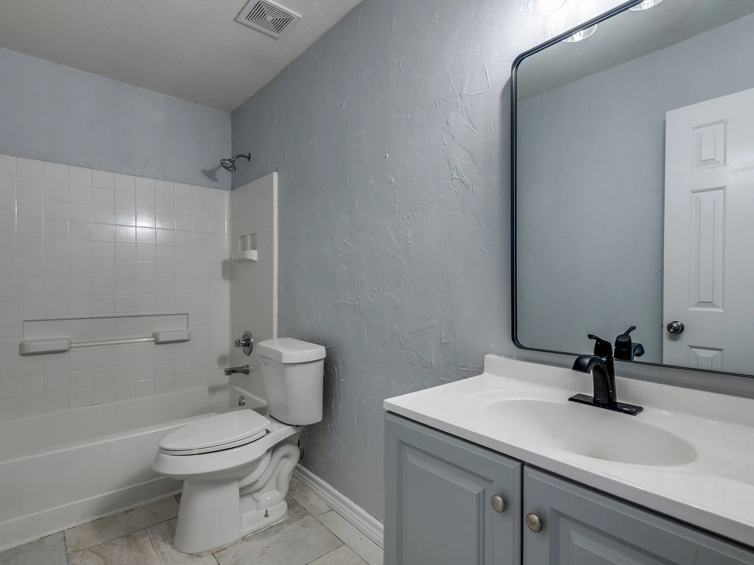 3 bed, 1474 sqft, $1,900 — Photo 3