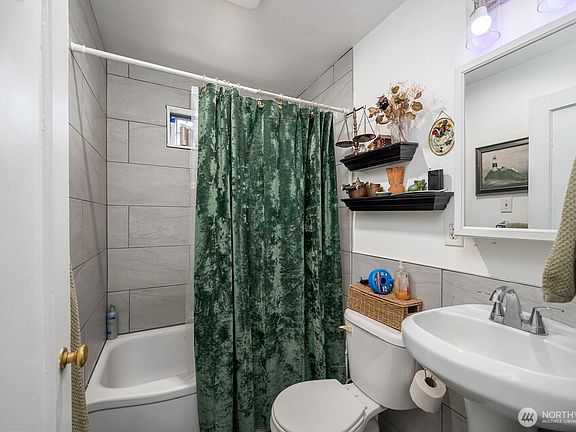 5th image of 50-52 G St NE #50