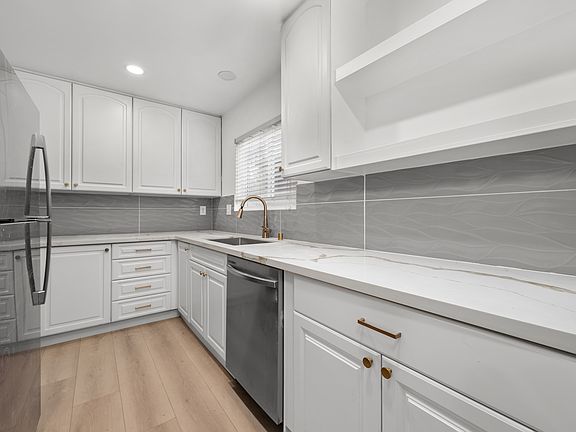 2nd image of 4021 Lamont St APT 3