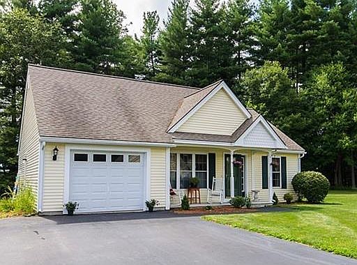 2nd image of 31 Lexington Ct #31