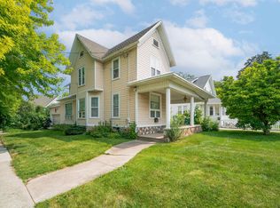 1022 W New York Ave, Oshkosh, WI 54901