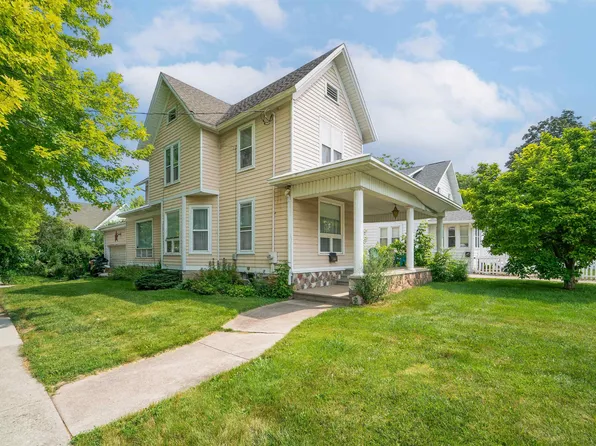 1022 W New York Ave, Oshkosh, WI 54901