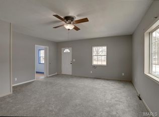 107 N 7th St, La Belle, MO 63447