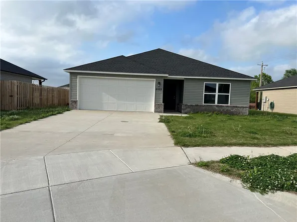2533 E Foxbury St, Siloam Springs, AR 72761
