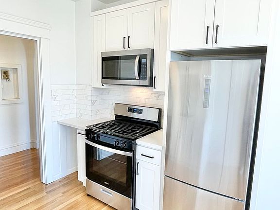 4th image of 6200 California St APT 3
