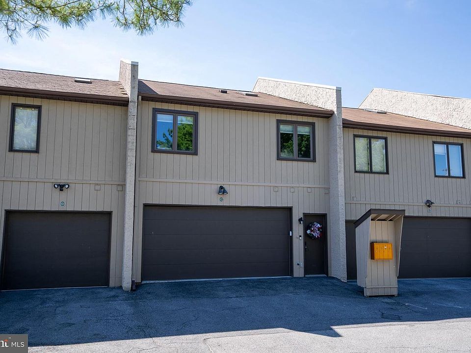 1st image of 822 W Aaron Dr