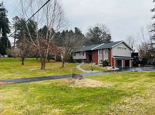 1725 Golf Rd, Reading, PA 19601
