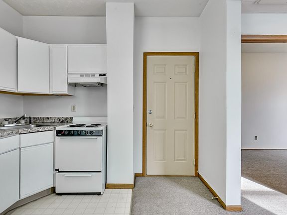 3rd image of 3614 S 24th St #201