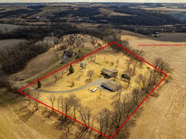 W9231 Sawmill Rd, Blanchardville, WI 53516