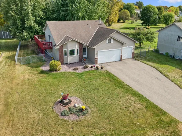 5520 Kahler Dr NE, Albertville, MN 55301