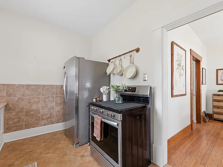 411 N Clifton Ave — Photo 14