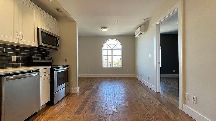 1st image of 1084 Rogers Ave #6D