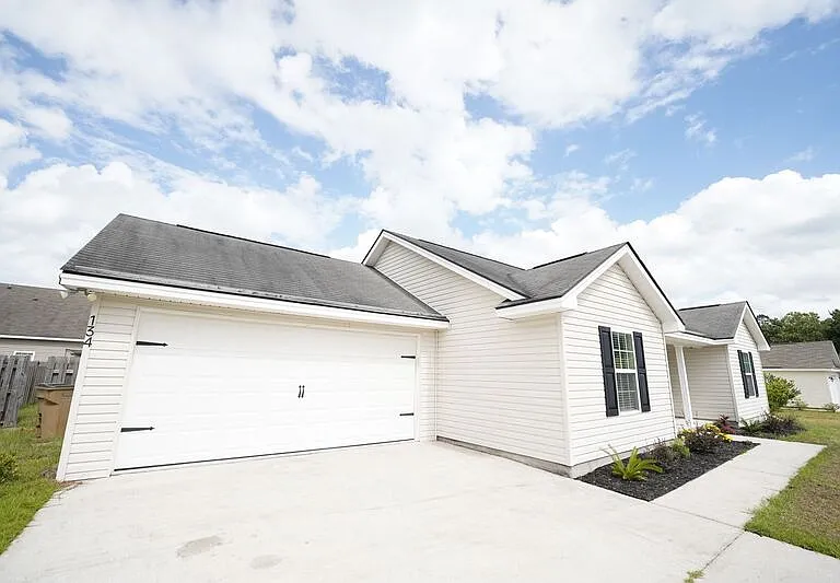 134 Mustang Dr — Photo 4
