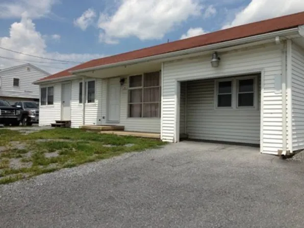 104 Auction Rd, Manheim, PA 17545