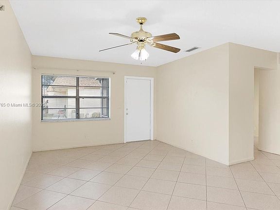 4th image of 2000 SW Natura Blvd APT B